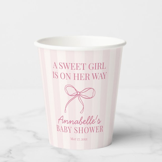 Pink Coquette Bow Pastellstreifen Babydusche Pappbecher (Vorderseite)