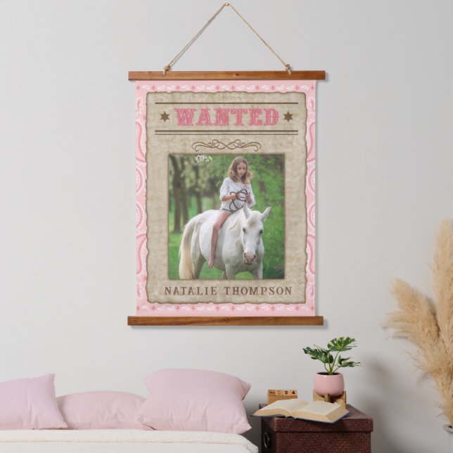 Pink Cowgirl Party | Gewollt Poster Wandteppich Mit Holzrahmen (Schlafzimmer)