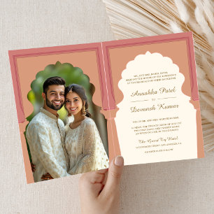 Pink Cream Traditional Indian Arch Foto Wedding Einladung