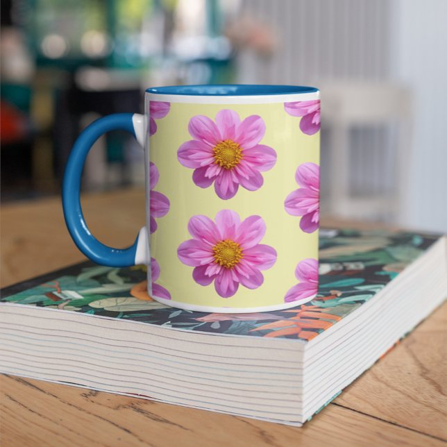 Pink Dahlia Pattern Tasse (Pink flowers to enjoy no matter what the season.)