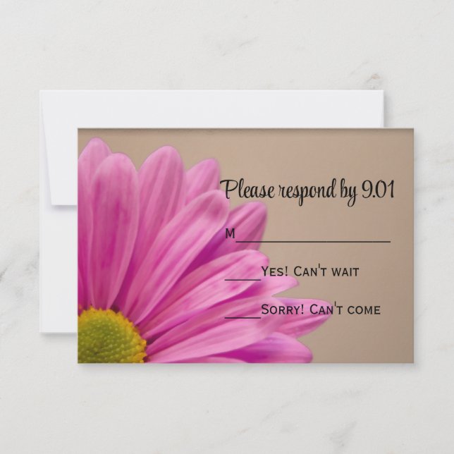 Pink Daisy auf Tan Wedding RSVP Response Card (Vorderseite)