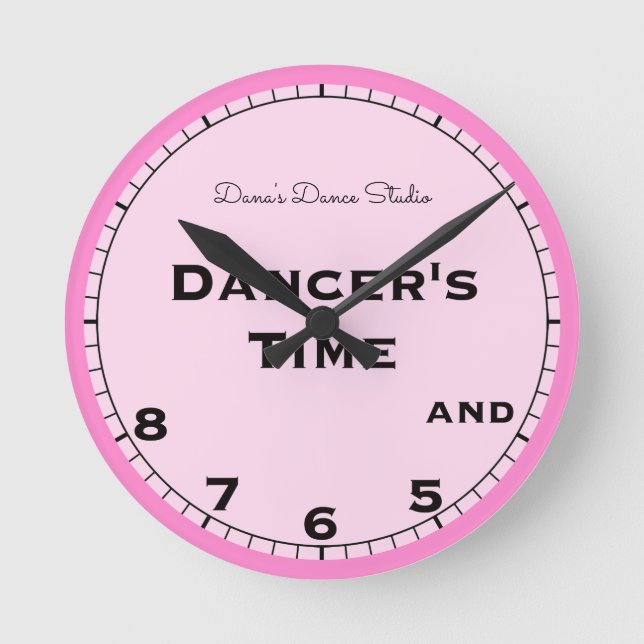 Pink Dancer's Time 5, 6, 7 und 8 Novelty Runde Wanduhr (Vorderseite)