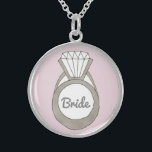 Pink Diamond Ring BRIDE Hochzeitsgeschenk Necklace Sterling Silberkette<br><div class="desc">Necklace zeigt eine originelle Marker-Abbildung eines Diamantrings auf einem hellrosa Hintergrund,  wobei BRIDE in einem lustigen grauen Schriftart steht. Ideal für Hochzeiten,  Brautpartys und Verlobungen!</div>