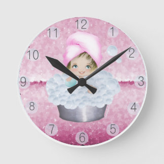 Pink Diva Bubble Bath Clock Runde Wanduhr