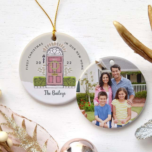 Pink Door Erste Weihnachten in unserer neuen Zuhau Keramik Ornament (Von Creator hochgeladen)