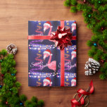 Pink Flamingo Festive Tropical Beach Weihnachten Geschenkpapier<br><div class="desc">Die Grüße tropischen Strand Weihnachtsverpackung dieser Saison bietet ein rosa Flamingo mit einer rot-weißen Weihnachtsmannmütze. Es gibt festliche Weihnachtsliegeleuchten und einen Weihnachtsbaum von Ribbon und Sternen. -</div>