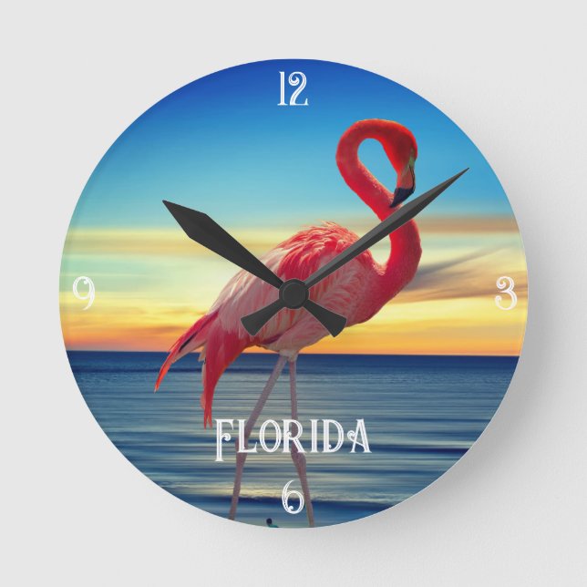 Pink Flamingo und Ocean Sunset Runde Wanduhr (Vorderseite)