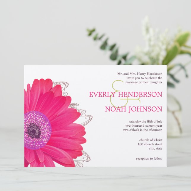 Pink Floral Gerber Daisy Wedding Einladung (Stehend Vorderseite)