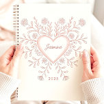 Pink Floral Heart 2025 Individuelle Name Planer<br><div class="desc">Liebe und Organisation mit diesem bezaubernden Planer, der ein herzförmiges Blumendesign in zarten Rosatönen bietet. Personalisieren Sie es mit Ihrem Namen für eine einzigartige und herzliche Touch. Dieser Planer eignet sich hervorragend für den behalt von Terminen, Terminen und all Ihren wichtigen Terminen im Jahr 2025. Mit seinem schönen Design und...</div>