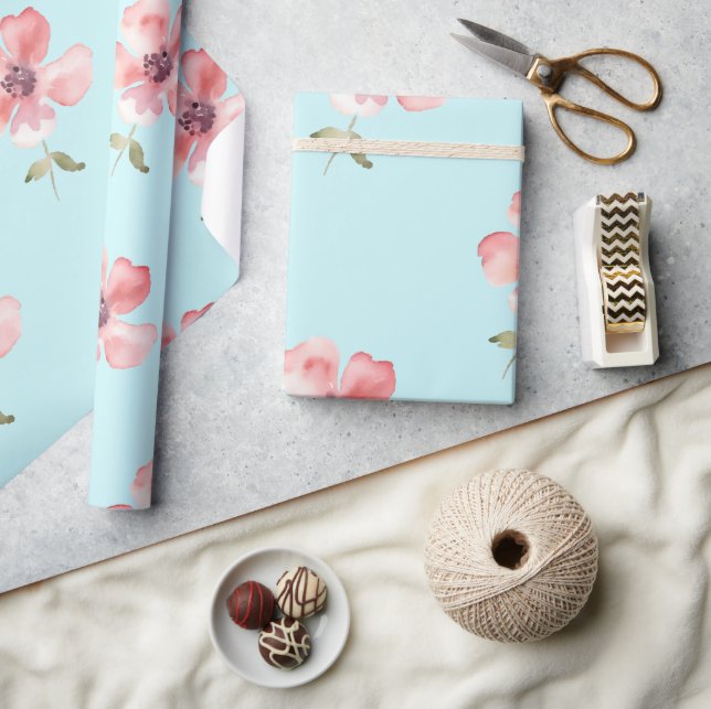 Pink Floral Pattern Wrapping Paper – Soft Blue  Geschenkpapier (Kunsthandwerk)