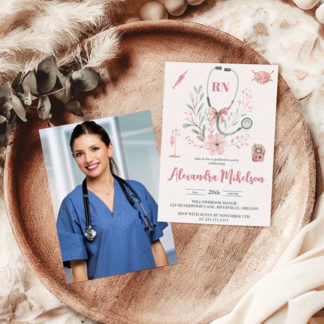 Pink Foto Watercolor Nursing School Graduate Einladung (Von Creator hochgeladen)