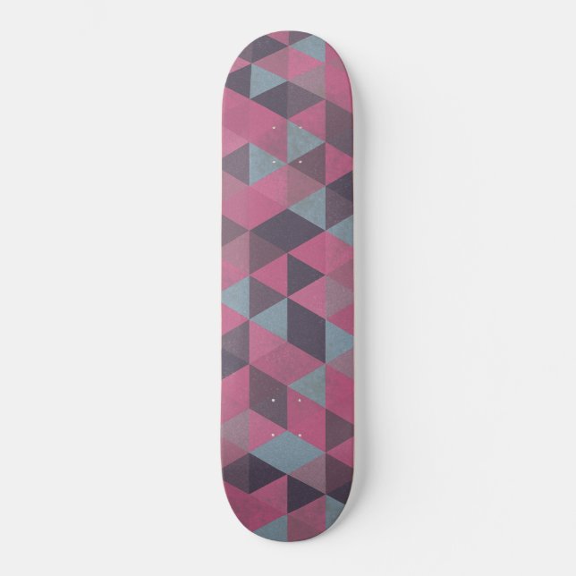 Pink geometric triangles skateboard (Vorderseite)