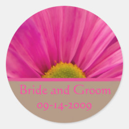 Pink Gerber Daisy auf Tan Wedding Umschlag Aufkleb Runder Aufkleber