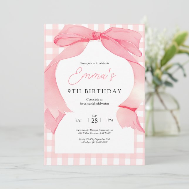 Pink Gingham Bow Birthday Einladung (Stehend Vorderseite)