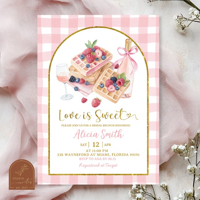 Pink Gingham Bow Waffle Berries Bridal Brunch Einladung (Von Creator hochgeladen)