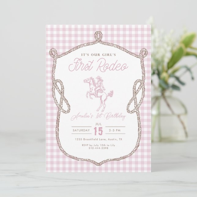 Pink Gingham First Rodeo 1. Geburtstag Cowboy  Einladung (Stehend Vorderseite)
