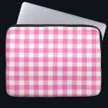 Pink Gingham Kariert Cotattcore Laptopschutzhülle<br><div class="desc">Moderner Picknick-Trend im Frühling mit Gingham kariertes Tartan Muster in heißen Rosa und Weiß.</div>