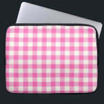 Pink Gingham Kariert Cotattcore Laptopschutzhülle<br><div class="desc">Moderner Picknick-Trend im Frühling mit Gingham kariertes Tartan Muster in heißen Rosa und Weiß.</div>