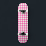 Pink Gingham Kariert Cotattcore Skateboard<br><div class="desc">Moderner Picknick-Trend im Frühling mit Gingham kariertes Tartan Muster in heißen Rosa und Weiß.</div>