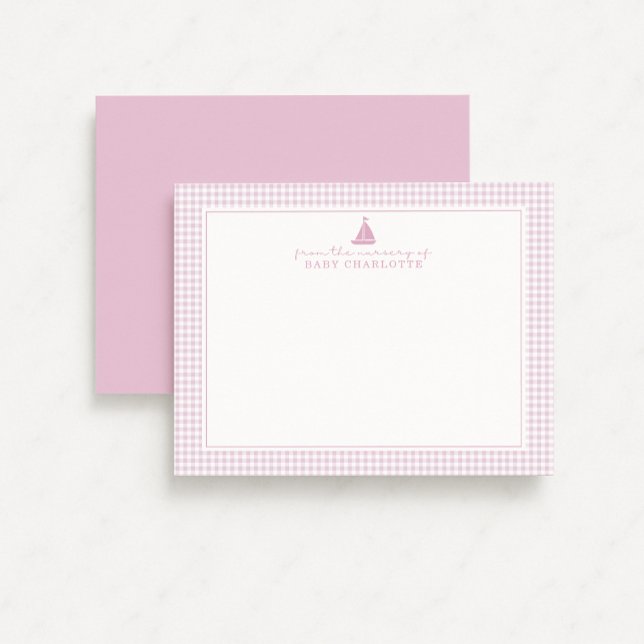 Pink Gingham Sailboat Nursery Note Card Ankündigung (Von Creator hochgeladen)