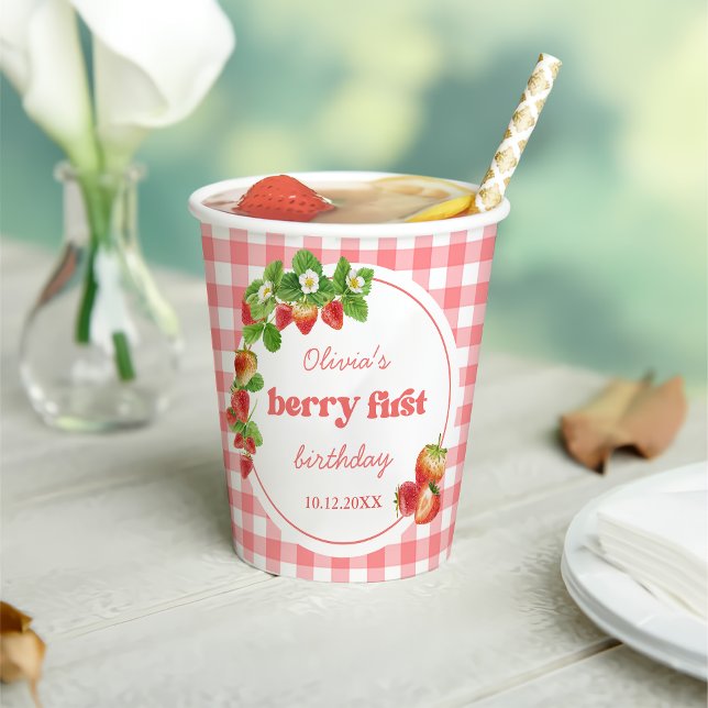 Pink Gingham Strawberry Birthday Pappbecher (Von Creator hochgeladen)