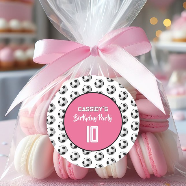 Pink Girl Soccer Birthday Party Runder Aufkleber (Von Creator hochgeladen)