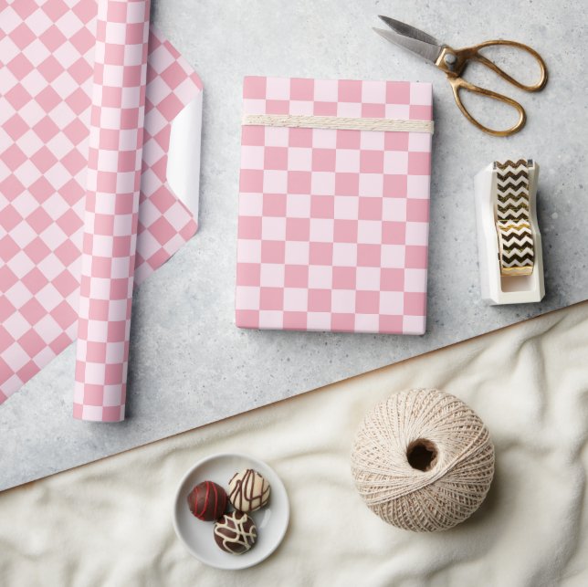 Pink Girly Checker Checkerboard Checkered Retro Geschenkpapier (Kunsthandwerk)