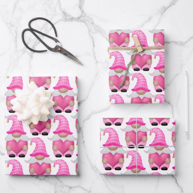 Pink Gnomes Hearts Woodland Skandinavien Niedlich Geschenkpapier Set (Vorderseite)