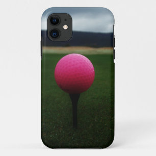 Pink Golf Ball auf dem Golfplatz iPhone 11 Hülle