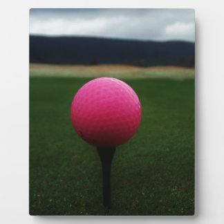 Pink Golf Ball auf dem Golfplatz Fotoplatte