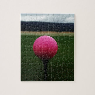 Pink Golf Ball auf dem Golfplatz Puzzle