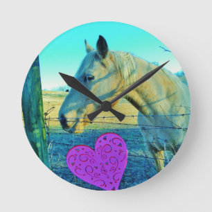Pink Heart and Yellow Horse Runde Wanduhr
