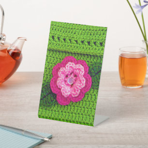 Pink Hues Blume Green Leaf Designer Crochet Print Sockelschild