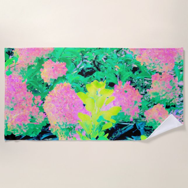 Pink Hydrangea Garden mit gelben Folies Strandtuch (Vorderseite)