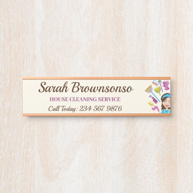 Pink Ivory Janitorial Cartoon Haushaltshilfe Haus  Türschild (Vorderseite )