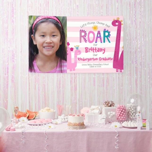 Pink Kindergarten Abschluss Foto Dinosaur Girl Banner (Party)