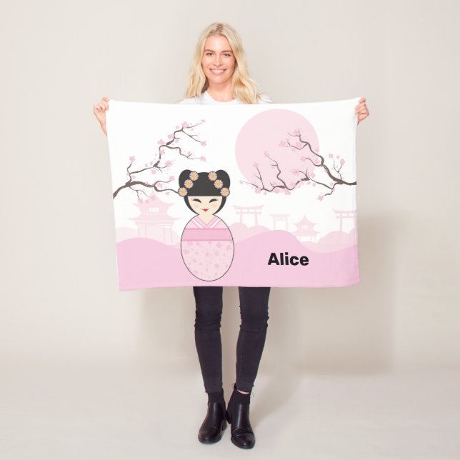 Pink Kokeshi Doll Typical Japanese Landscape Fleecedecke (Beispiel)