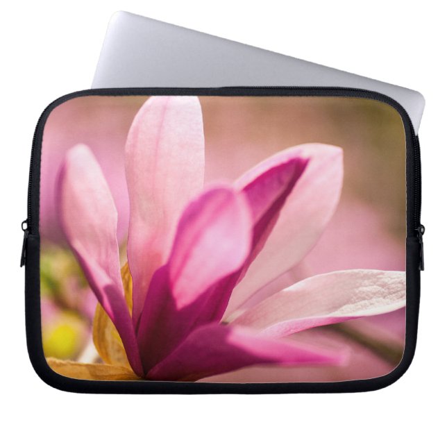 Pink Magnolia Laptopschutzhülle (Vorderseite)