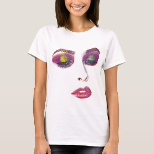 Pink Makeup Schöne Frauen sehen sich originellen T-Shirt