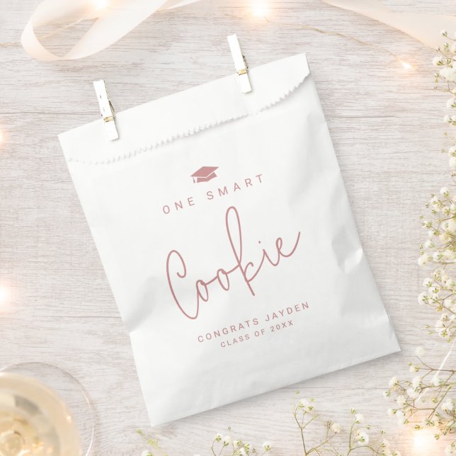 Pink Modernes Drehbuch Ein Smart Cookie Abschluss Geschenktütchen (Ausgeschnitten)