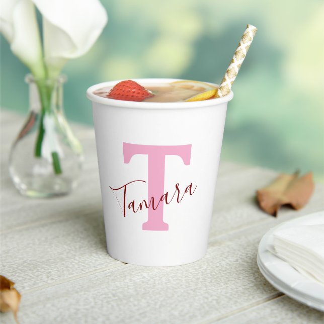 Pink Monogram Paper Cups | Custom Name Pappbecher (In Situ)
