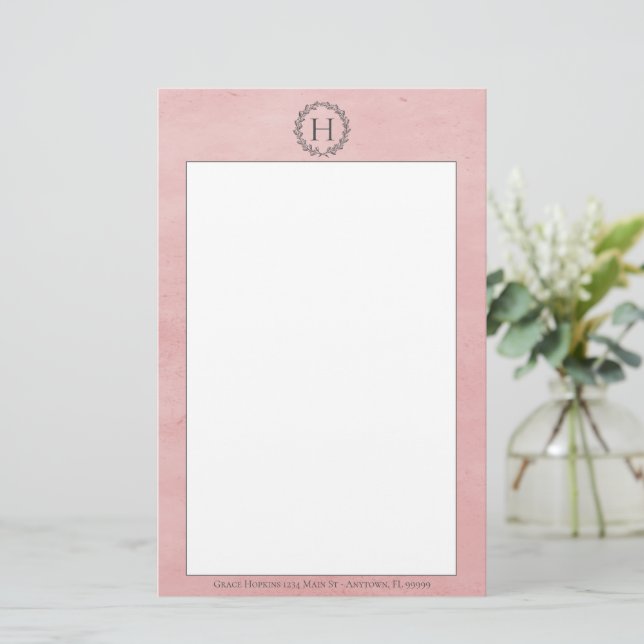 Pink Monogram Wreath Stationer Briefpapier (Stehend Vorderseite)