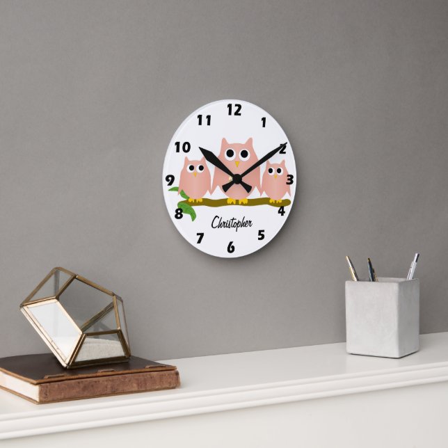 Pink Owls Design Personalised Runde Wanduhr (Büro)