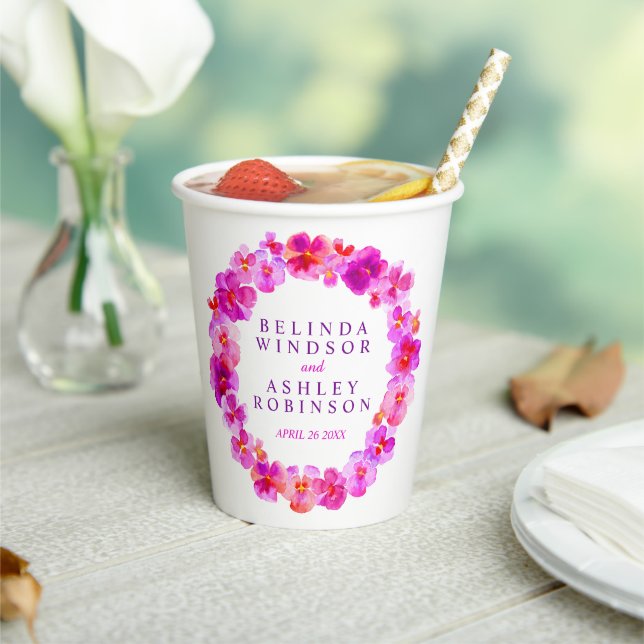 Pink pansy Blume Kranz Aquarellkunst Hochzeit Pappbecher (In Situ)