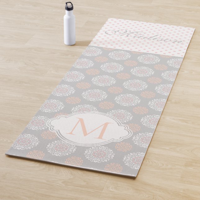Pink Peach Gray Dots Trendy Monogram Yoga Mat Yogamatte (Beispiel)