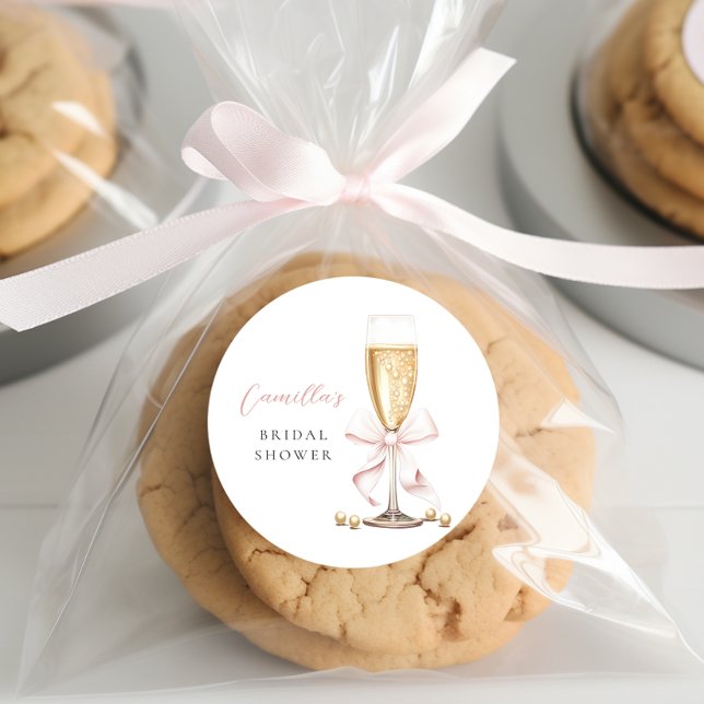 Pink Pearls & Prosecco Bow Brautparty Runder Aufkleber (Von Creator hochgeladen)