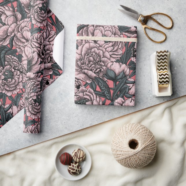 Pink peony flowers and moths geschenkpapier (Basteln)