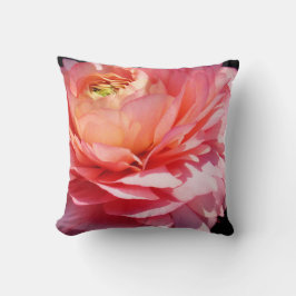 Pink Petals Pillow Kissen