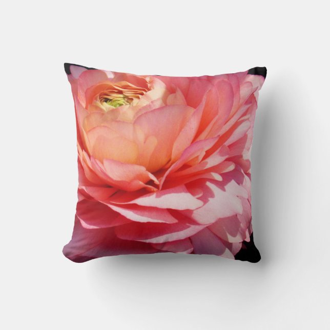 Pink Petals Pillow Kissen (Vorderseite)