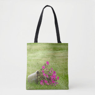 Pink Petunias im Gras